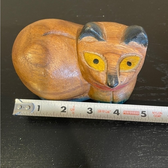 Vintage Hand Carved & Painted Folk Art Cat
Wood Figurine. - Picture 2 of 5